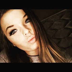 Meet your Posher, Becca